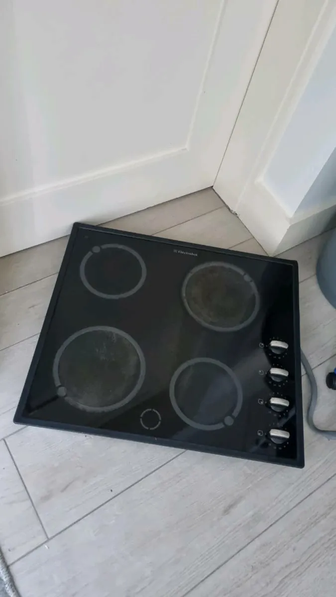 Electrolux Black Electric Ceramic Hob - Image 4