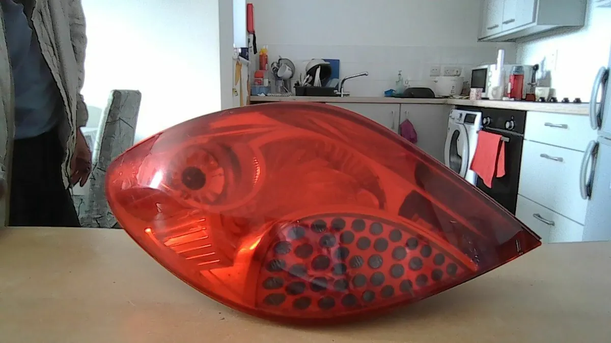 PEUGEOT 207 REAR LIGHT LEFT AND RIGTH - Image 1