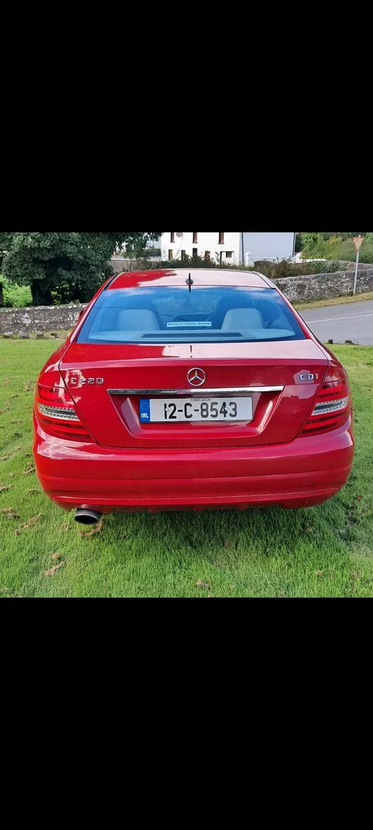 C220 Mercedes benz - Image 3