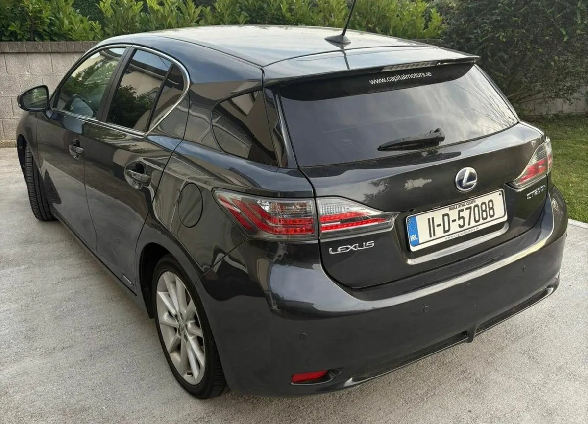 2011 Lexus CT200h | Hybrid | Reliable & Economical - Image 3