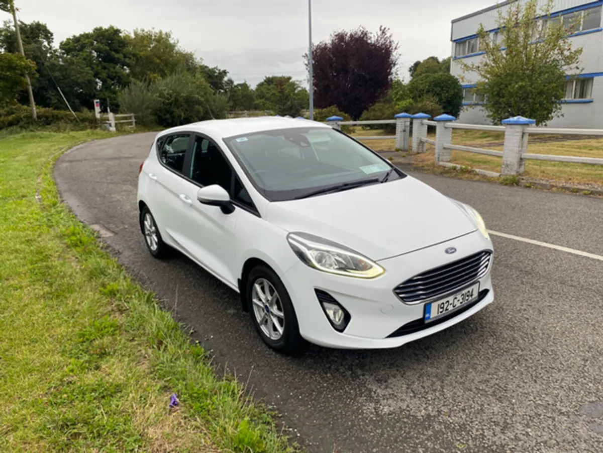 Ford Fiesta TITANIUM 1.10 85PS 5SPEED 4DR - Image 2