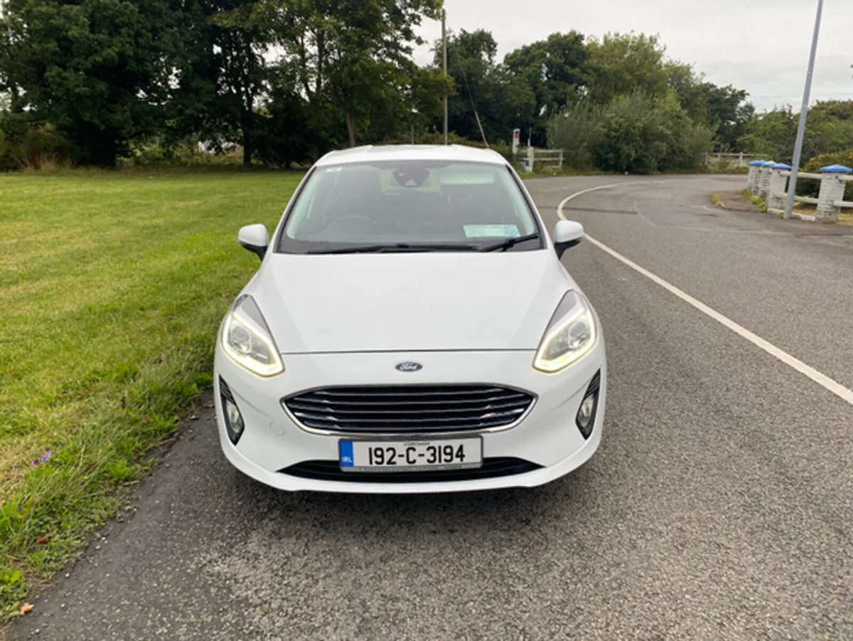 Ford Fiesta TITANIUM 1.10 85PS 5SPEED 4DR - Image 3
