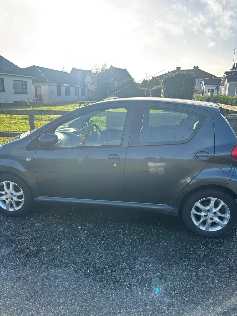 car - Image 2