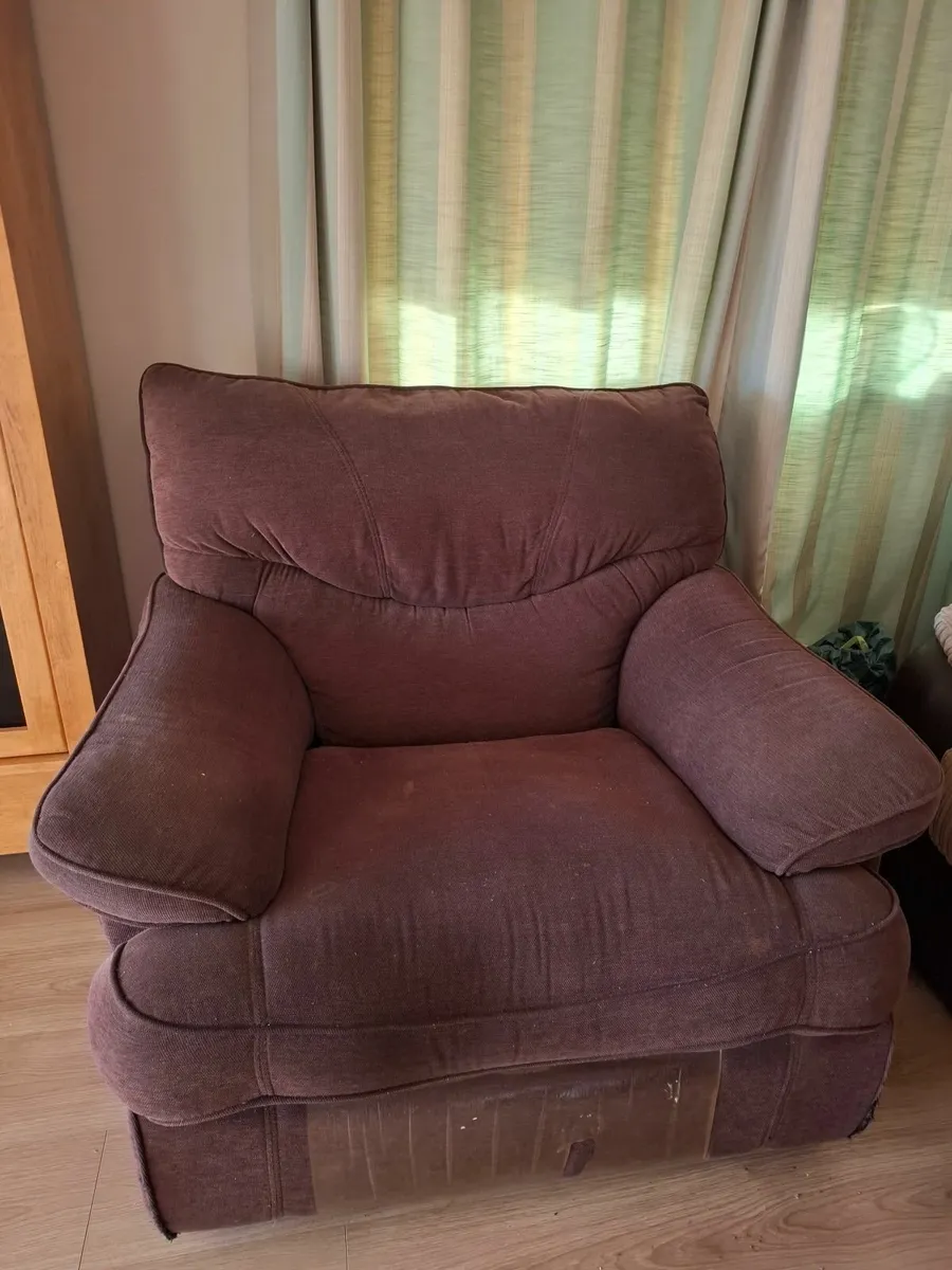 Suite of furniture - Image 2