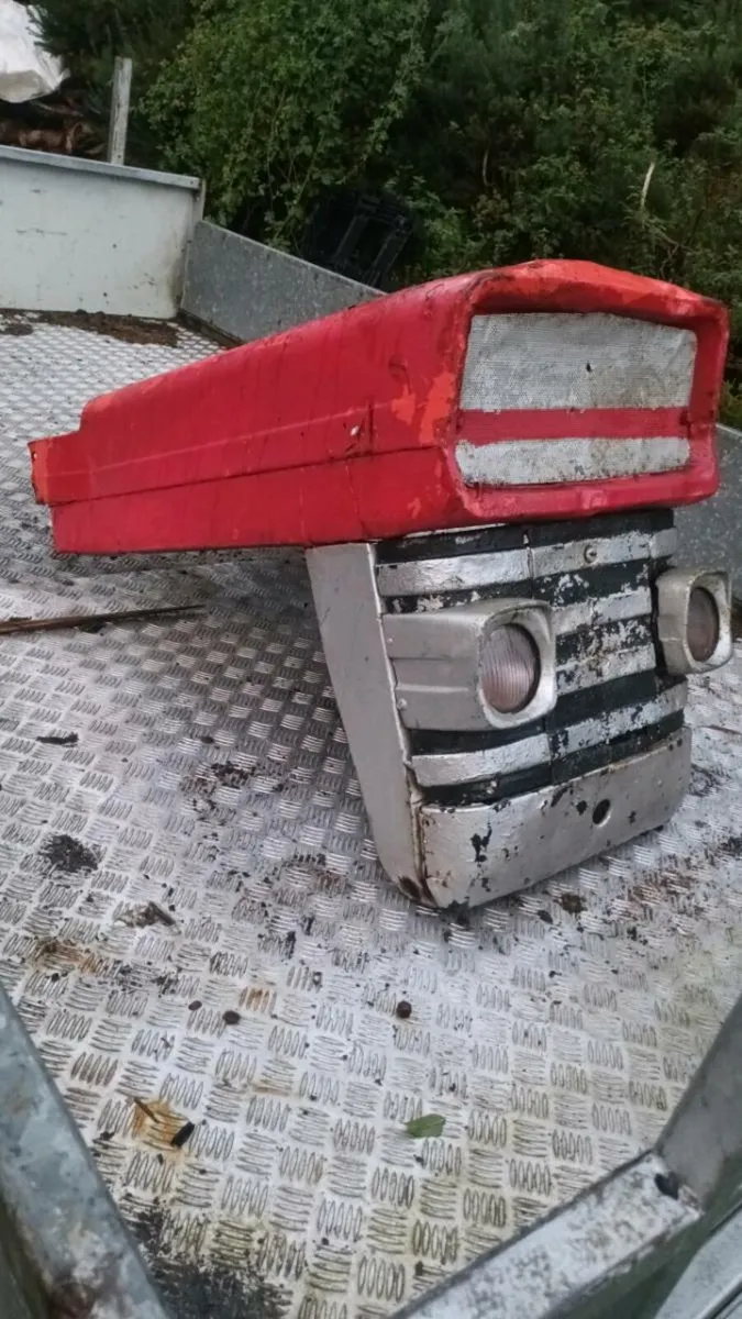 Massey ferguson 135 Bonnet/cab - Image 1