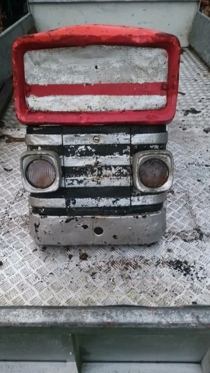 Massey ferguson 135 Bonnet/cab - Image 2