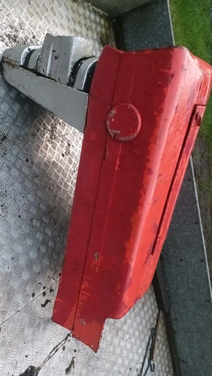 Massey ferguson 135 Bonnet/cab - Image 3