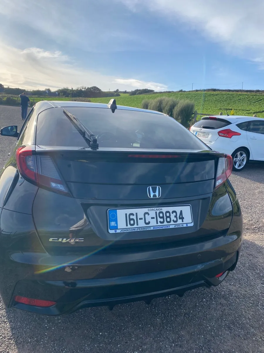 Honda Civic 2016 - Image 2