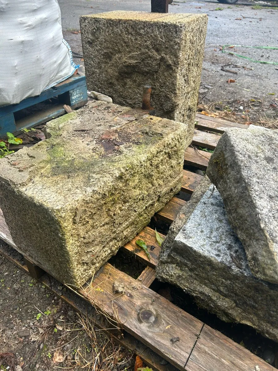 Granite corners with gate holder - Image 3