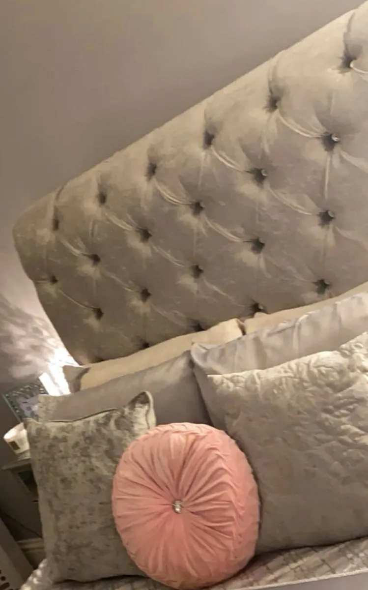 Double crushed velvet sleigh bed, open to offers - Image 2