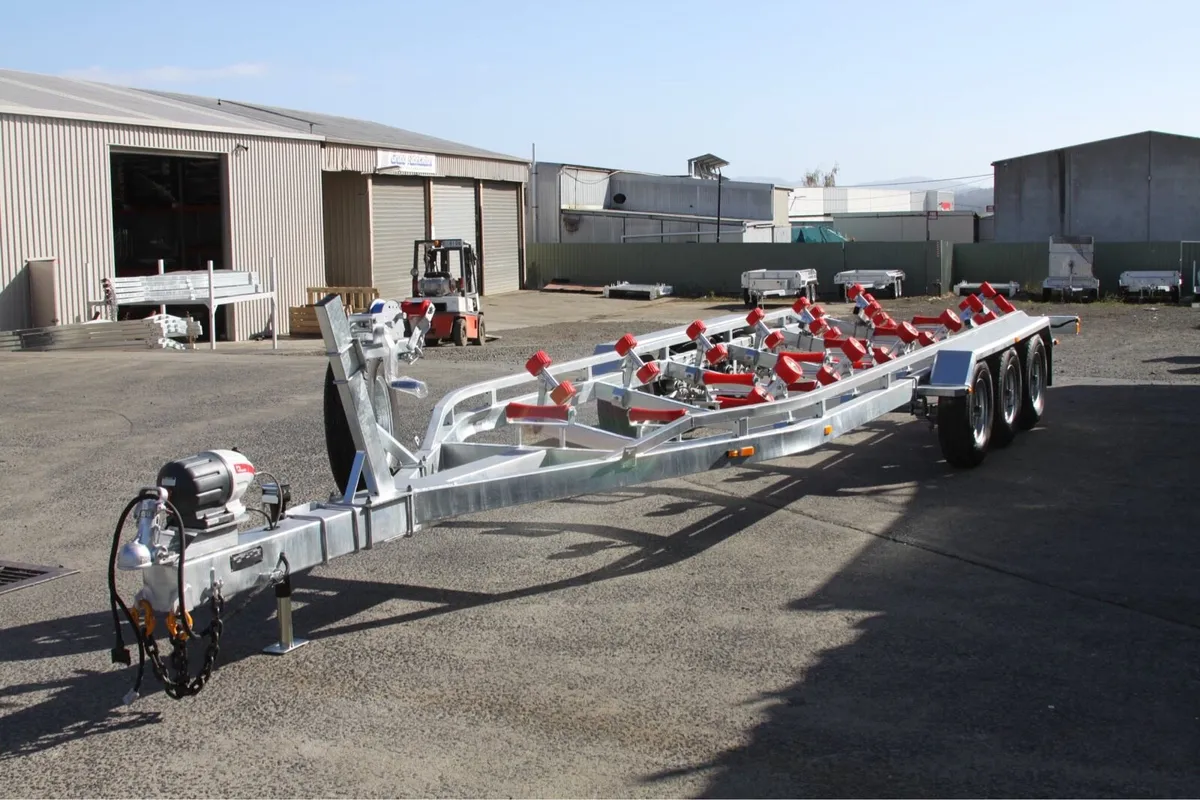 Tri axle boat trailer required. - Image 2