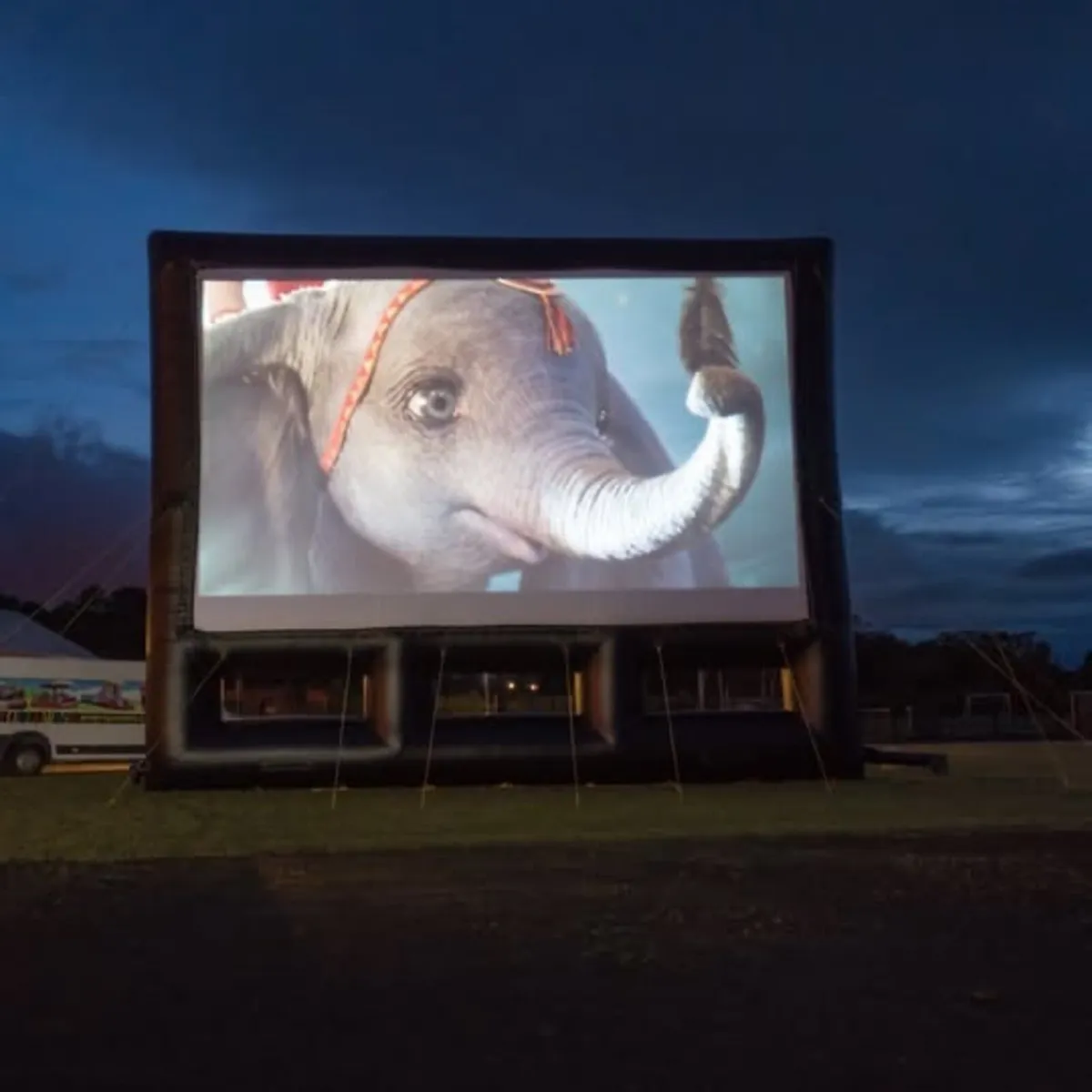 inflatable cinema screen - Image 1