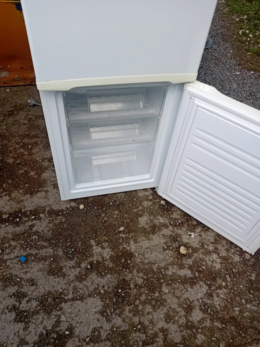 Fridge freezer - Image 2