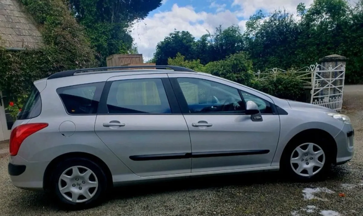 Peugeot 308 SW - Micro Camper - Image 1