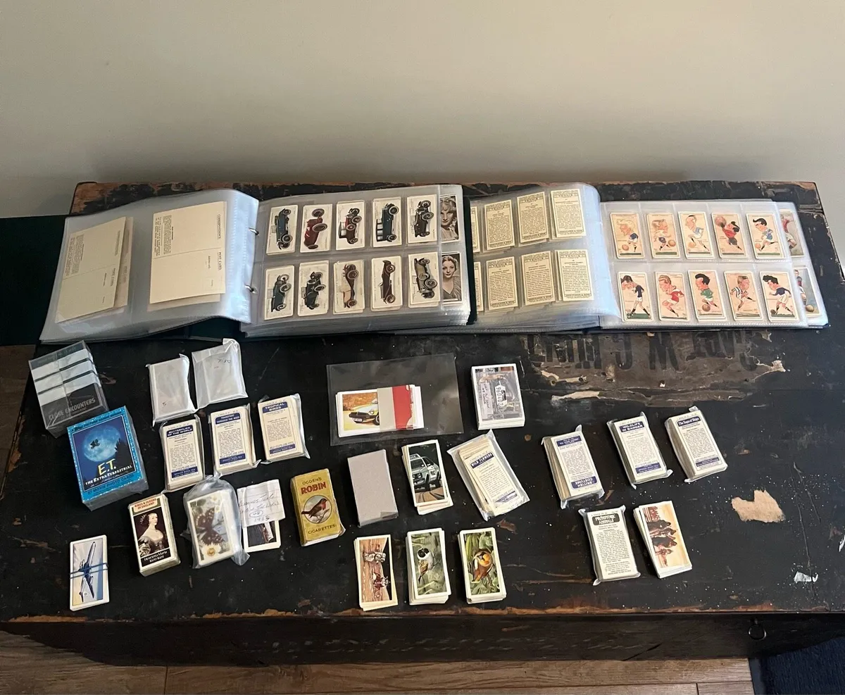 Large Collection of Antique Cigarette Cards - Image 1