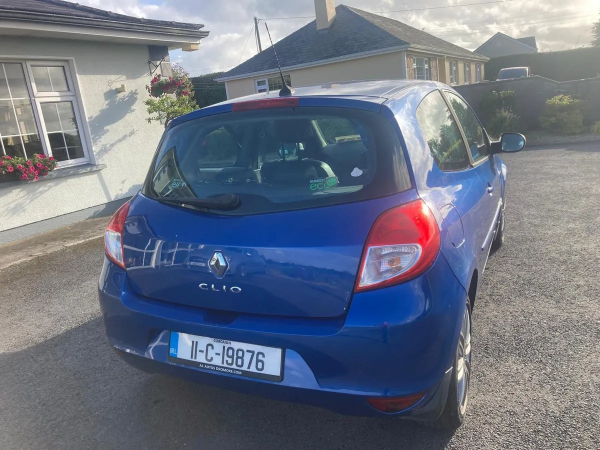 2011 Clio 1.2 read add - Image 3