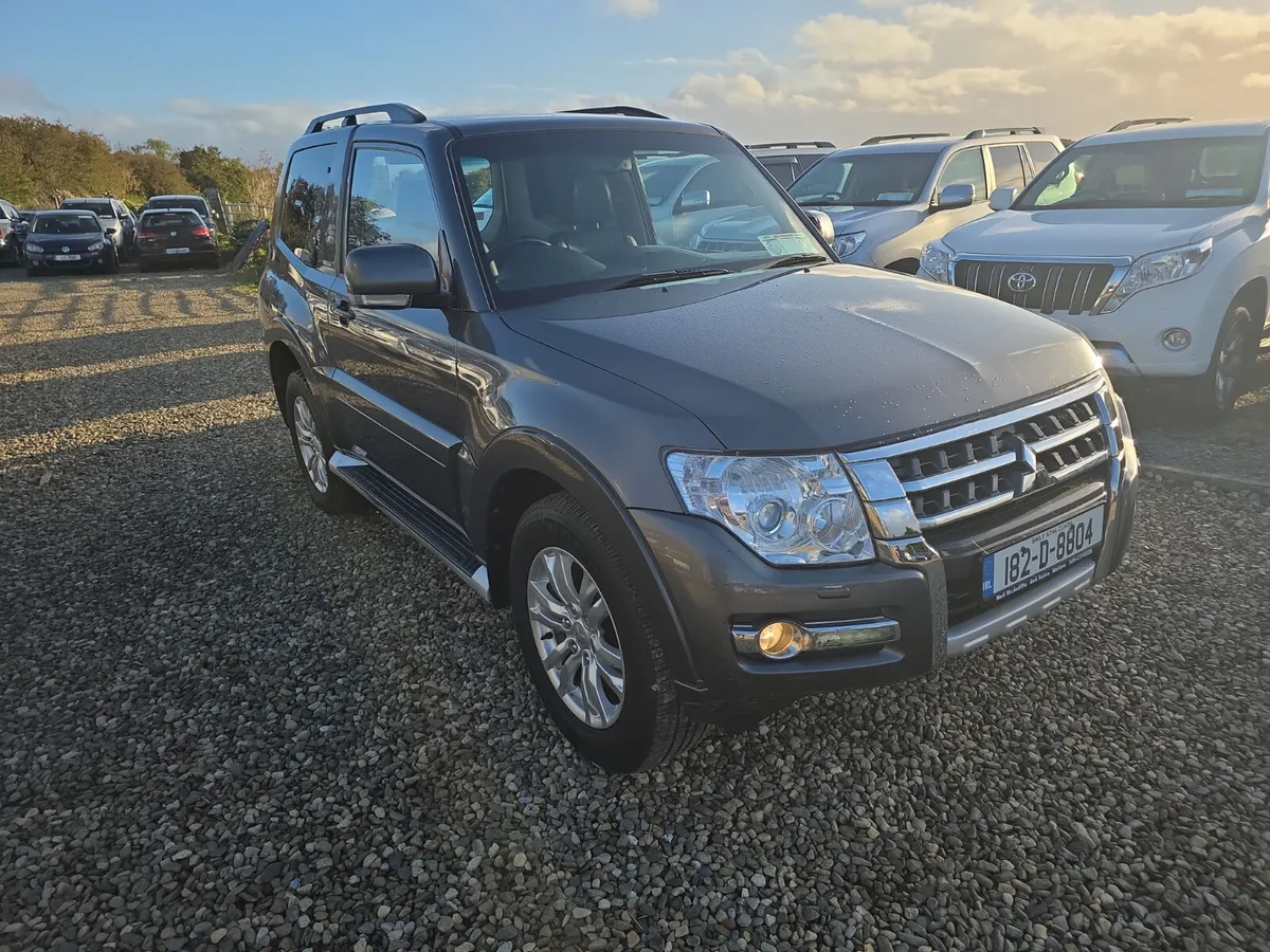Mitsubishi Pajero 3.2 DiD SWB - Image 1