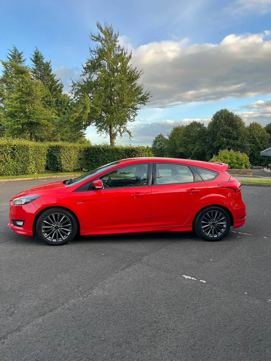 Ford Focus ST Line 1.5TDCI Diesel - Image 2
