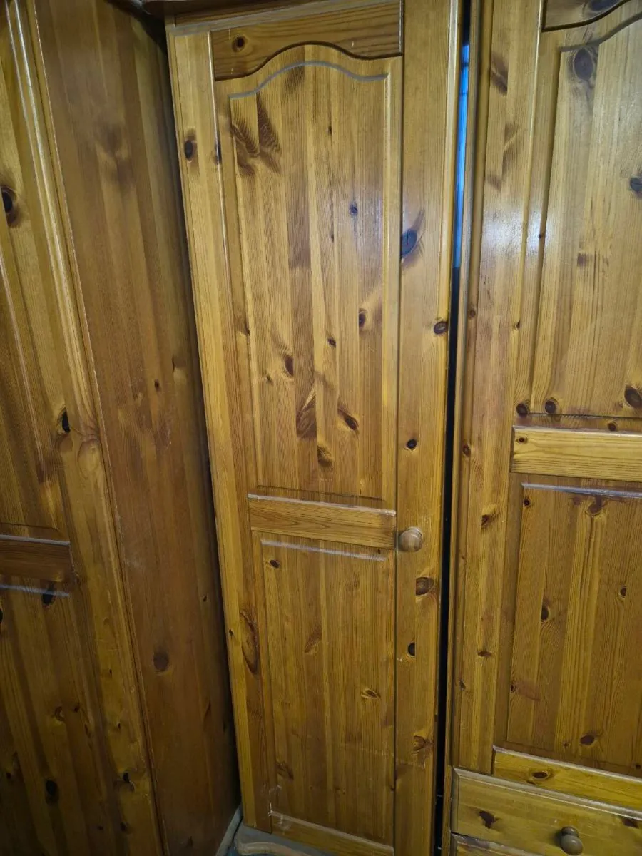Wardrobe units - Image 3