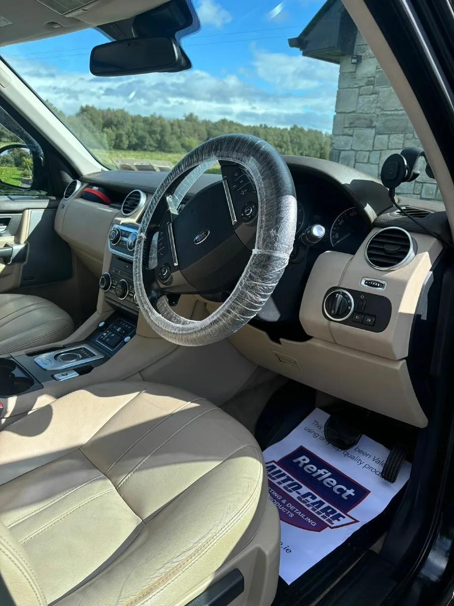 2015 Land Rover Discovery 4 • Crew Cab 5-Seater • - Image 3