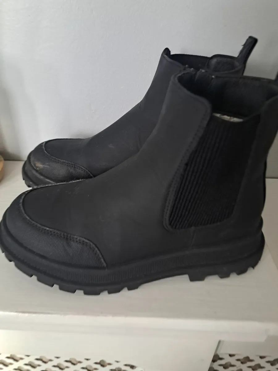 Girls black boots child