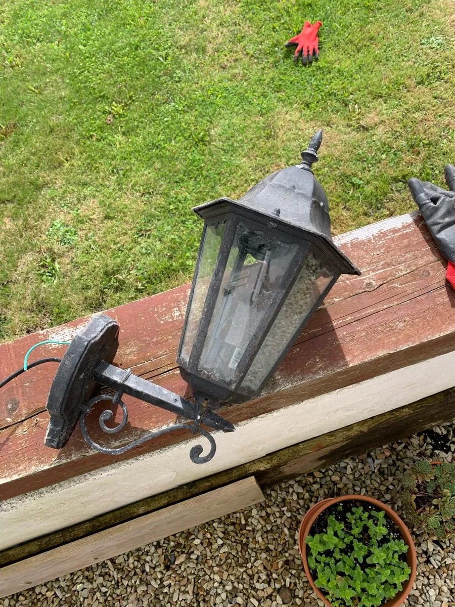 Outdoor wall light - Image 1