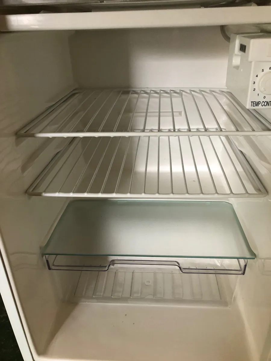 Fridge. - Image 3