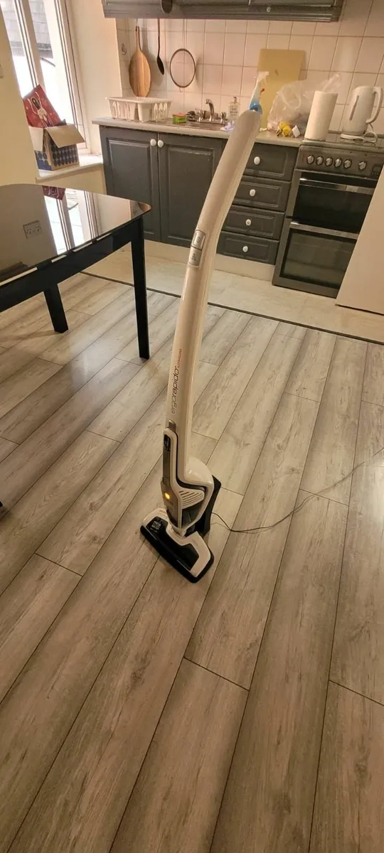 AEG Cordless Stick Vacuum – Great Condition - Image 3