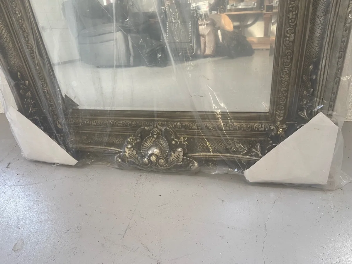 CARVED LOUIS MIRROR - Image 2