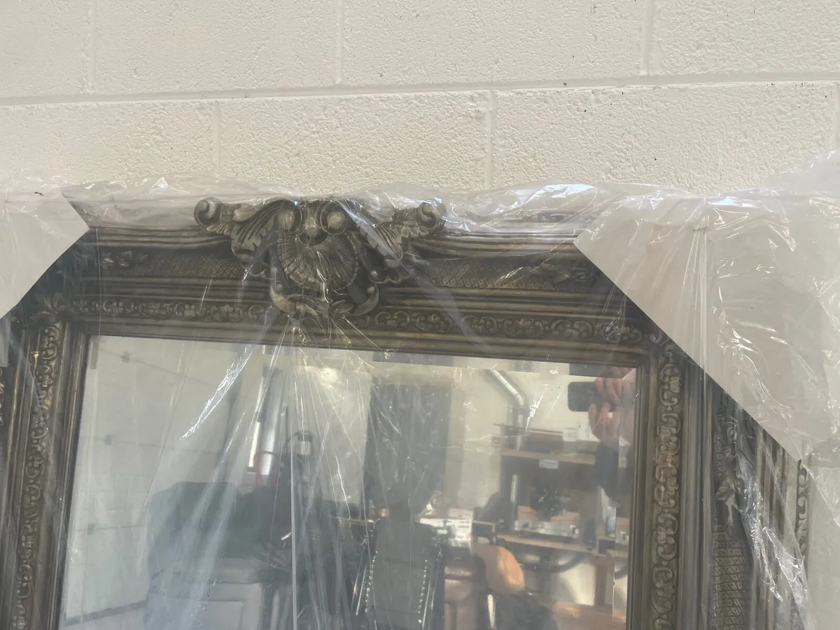 CARVED LOUIS MIRROR - Image 3