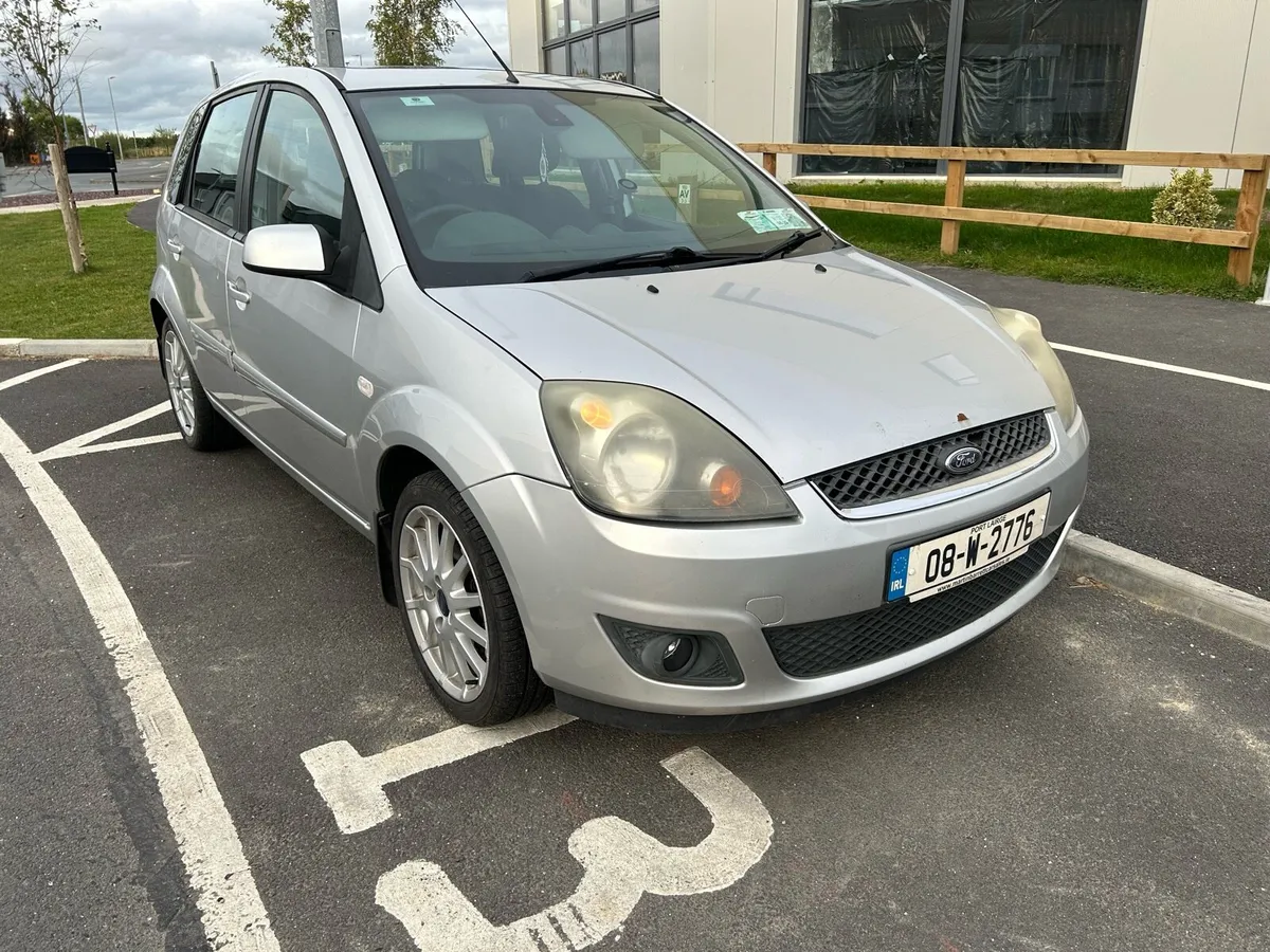 Ford fiesta sunroof model - Image 1