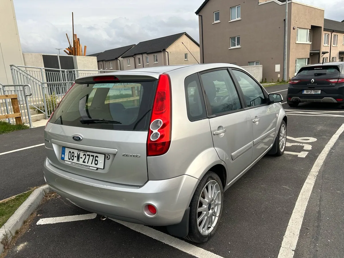 Ford fiesta sunroof model - Image 3