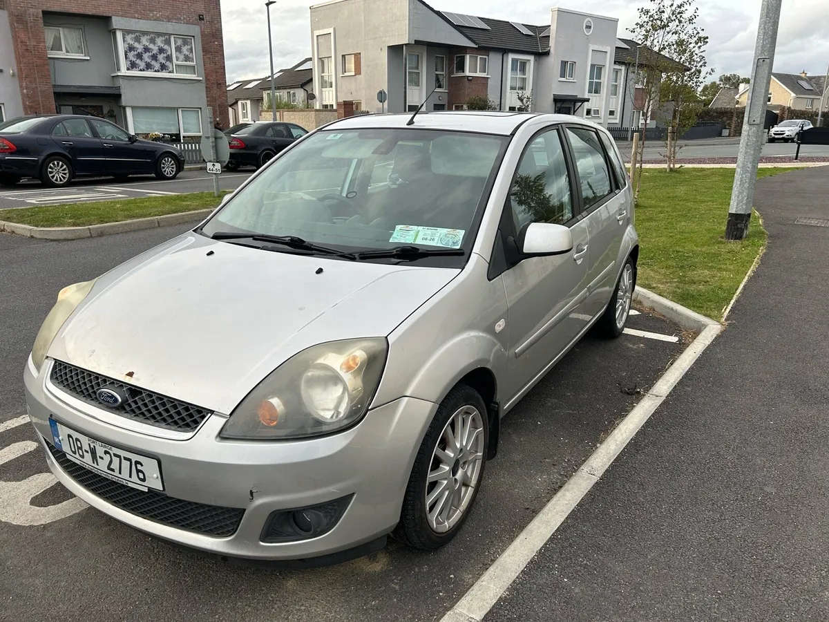 Ford fiesta sunroof model - Image 4