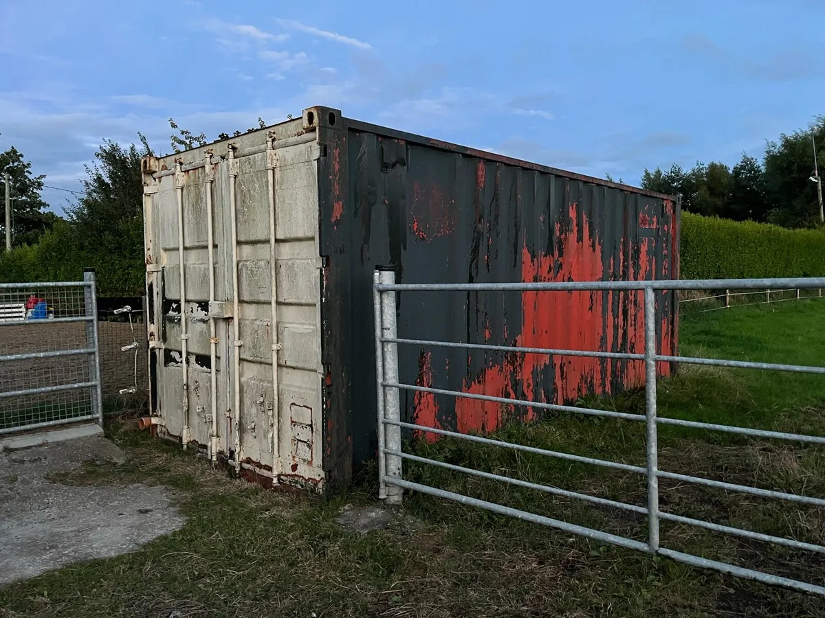 2 x 20ft Shipping containers - Image 1