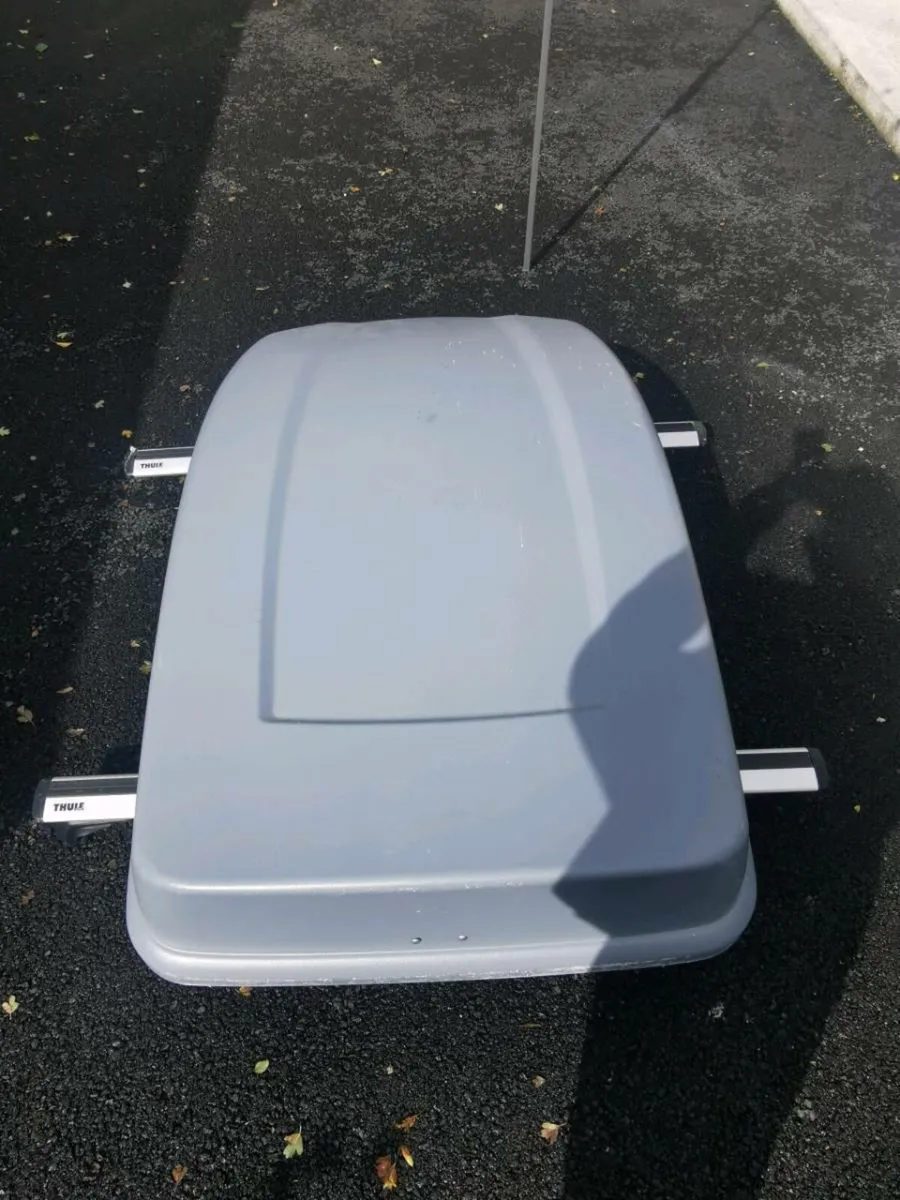 320 L Halfords roof box with Thule raised rail - Image 1