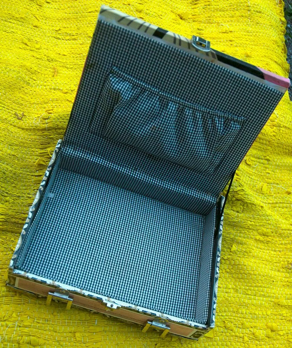 Cigar Box Suitcase - Image 2