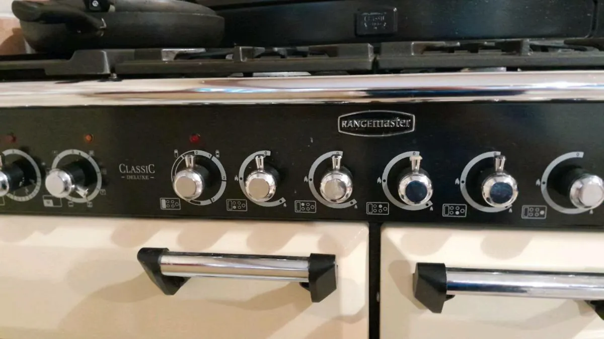 Doors  and cooker - Image 3