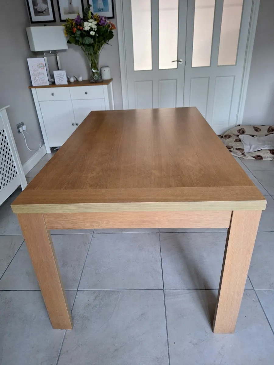 Table and Chairs - Image 4