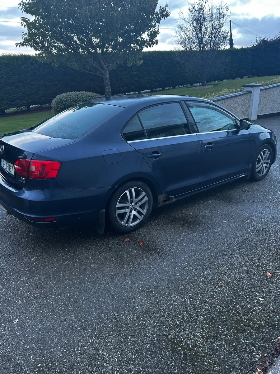 2012 Volkswagen Jetta - Image 3