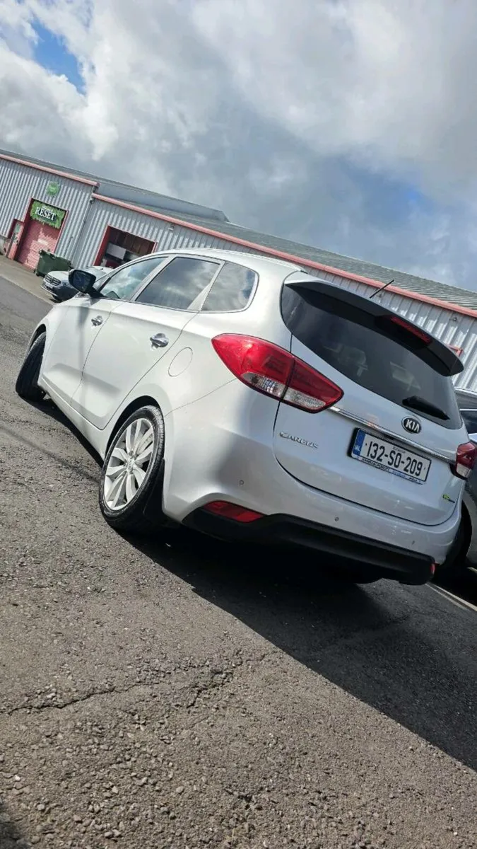 Kia Carens - Image 2