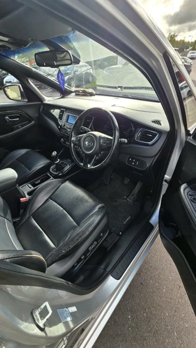 Kia Carens - Image 4
