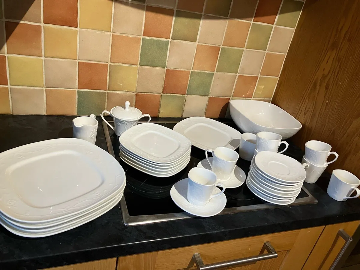 Crockery - Image 1