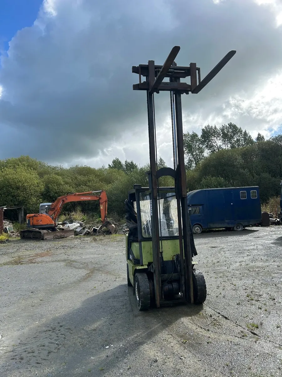 Diesel forklift - Image 2