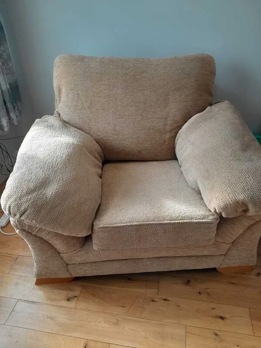 Couch - Image 3