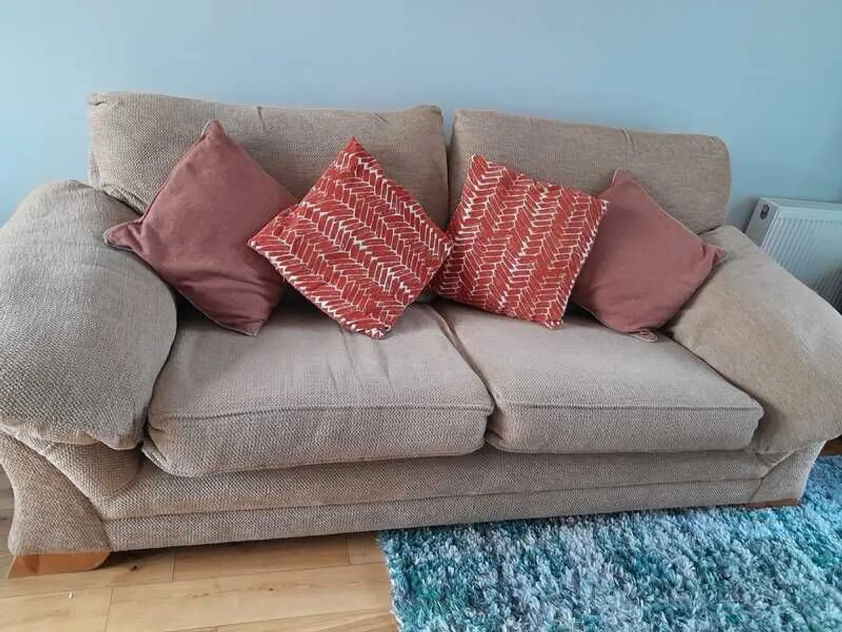 Couch - Image 4