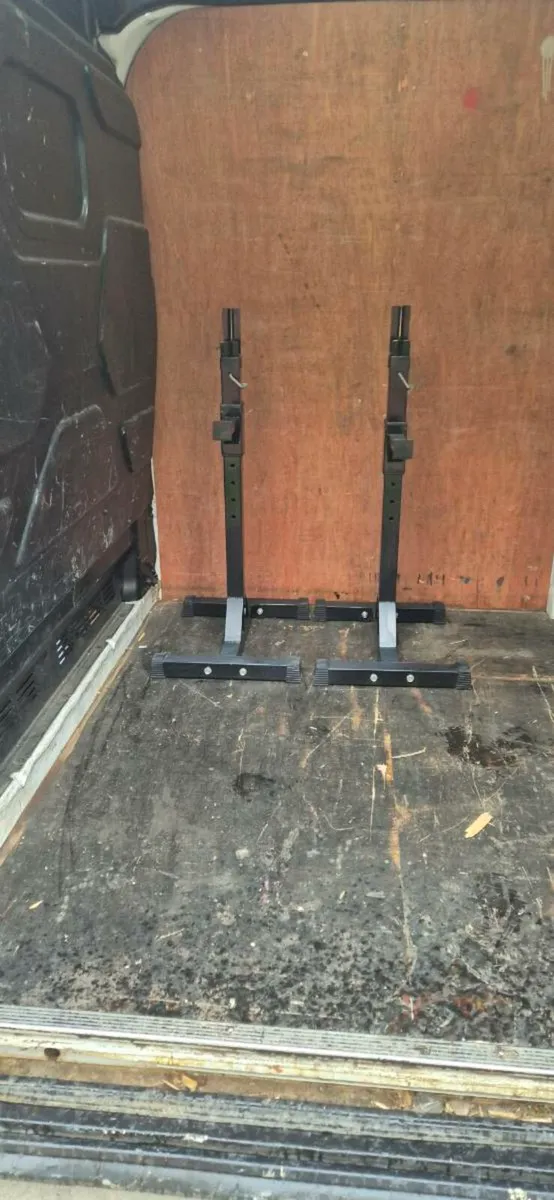 Fully adjustable squat rack - Image 3