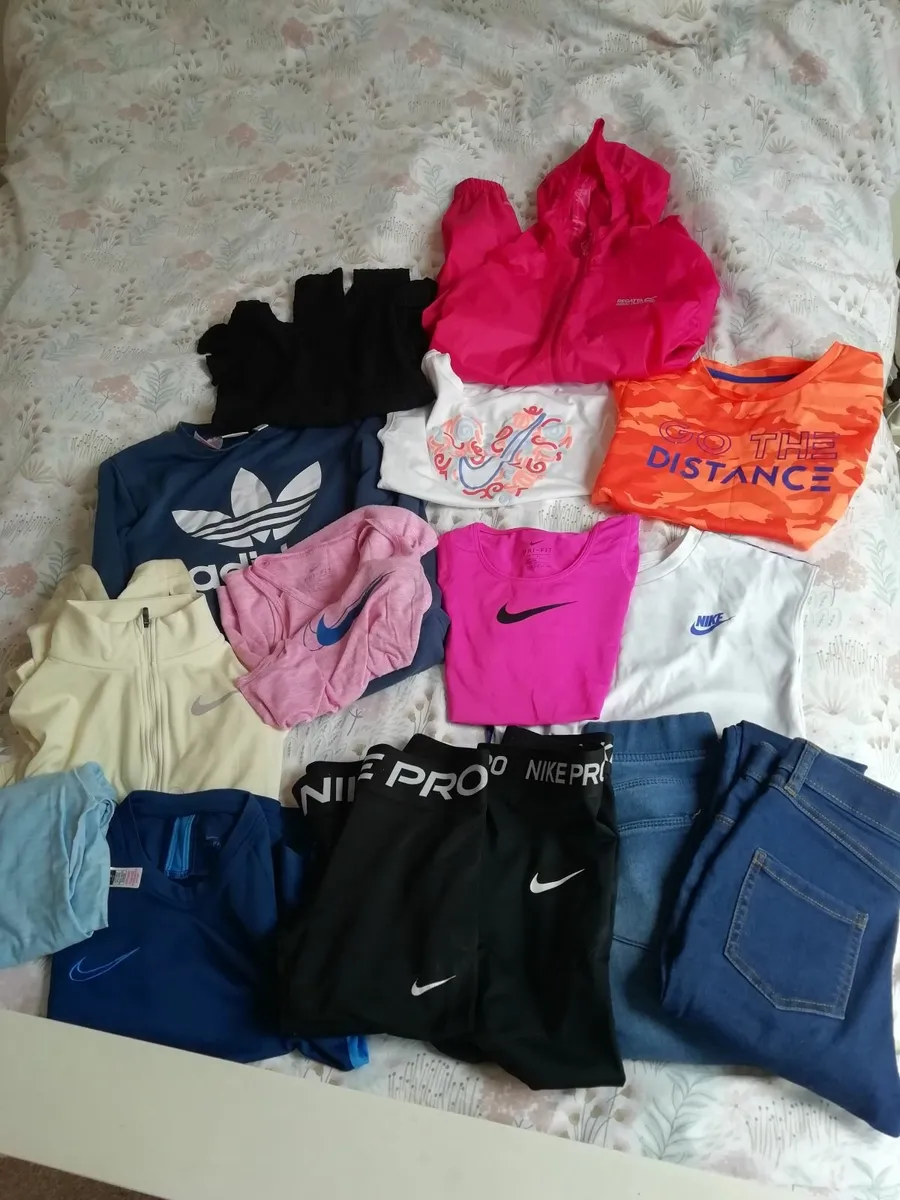 Kids clothes 8/9 9/10  text for info - Image 1