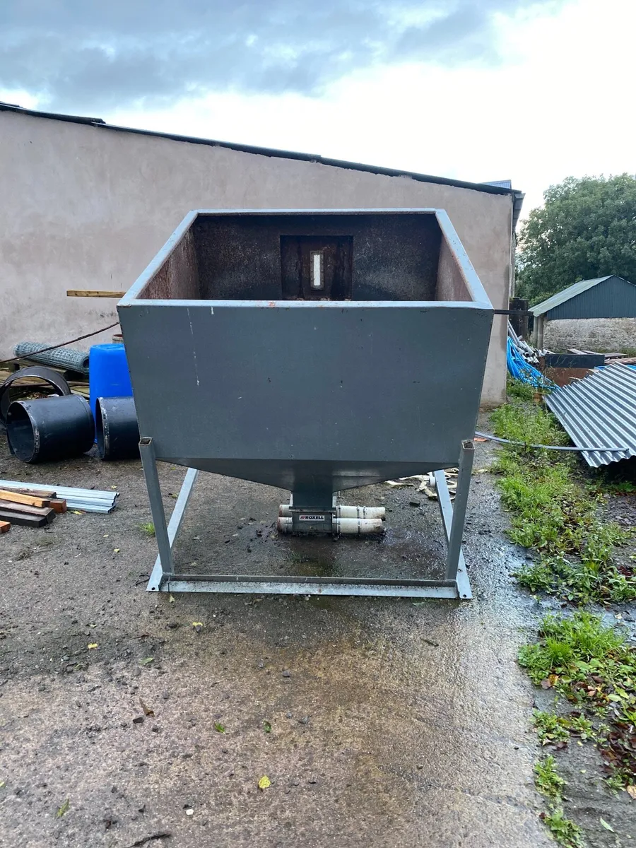 1 ton meal hopper
