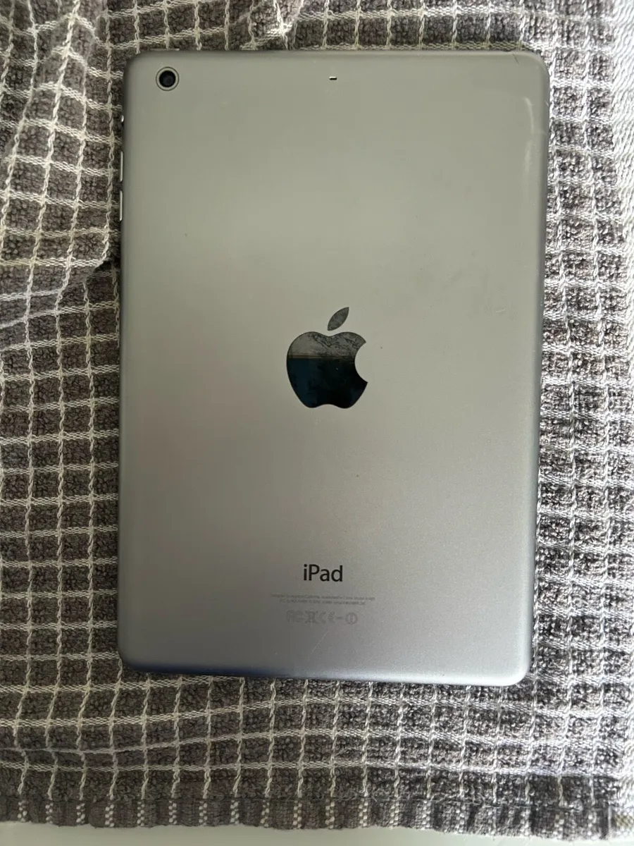 iPad - Image 2