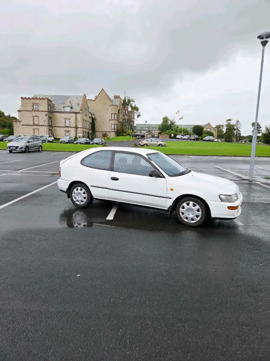 Toyota corolla - Image 3